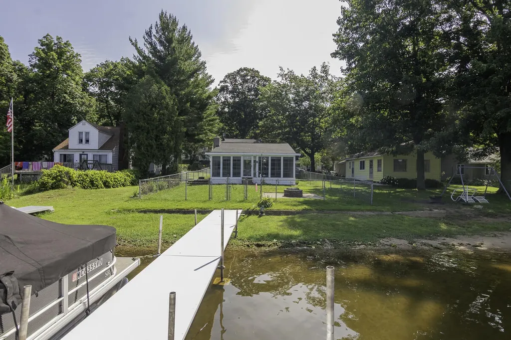 124 Peterson Drive Cheshire Township MI 49055