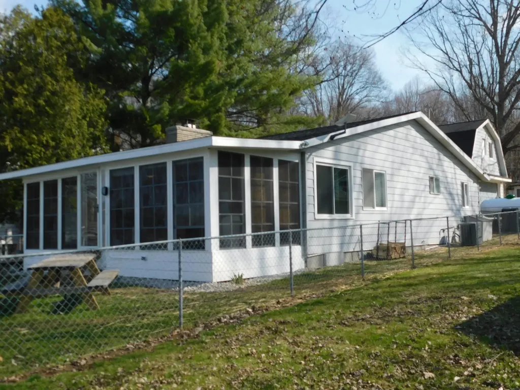 124 Peterson Drive Cheshire Township MI 49055
