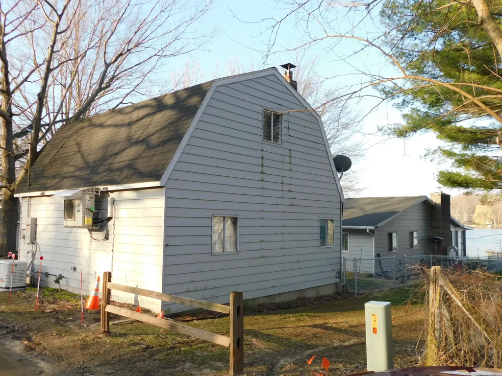 124 Peterson Drive Cheshire Township MI 49055