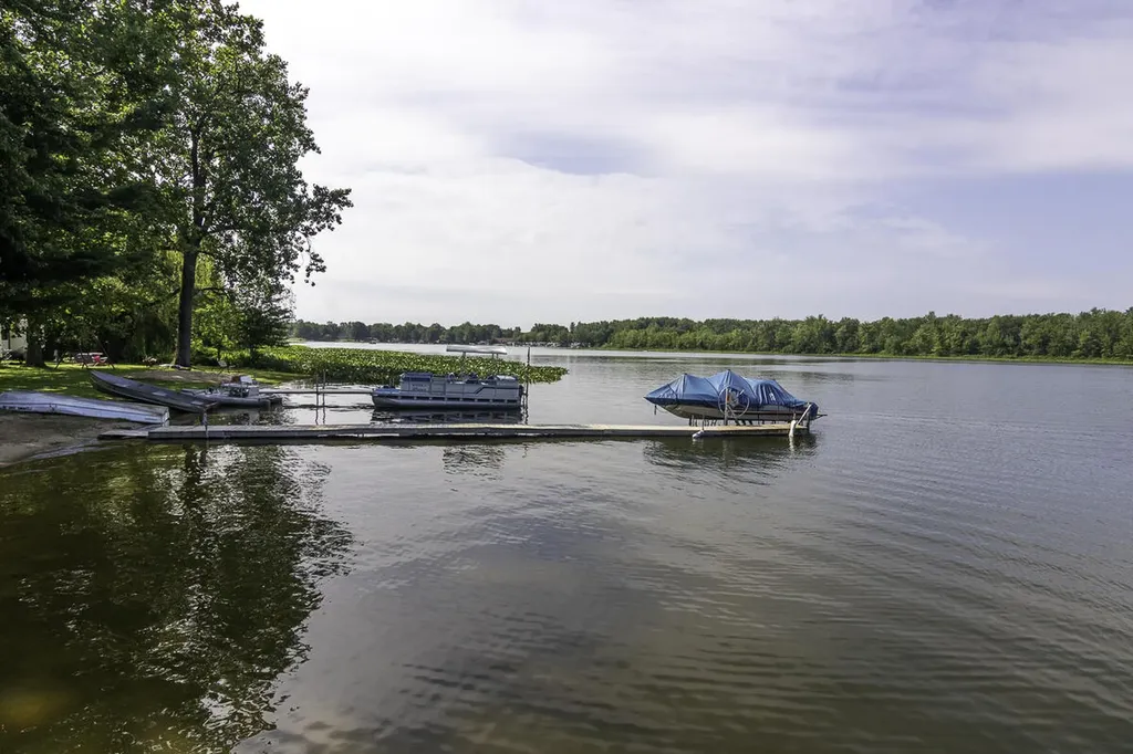 124 Peterson Drive Cheshire Township MI 49055