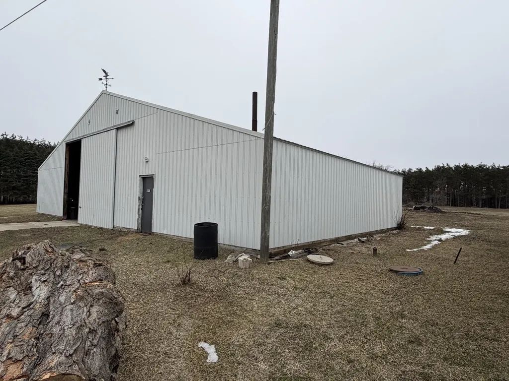 7202 21 Mile Road Chippewa Township MI 49631