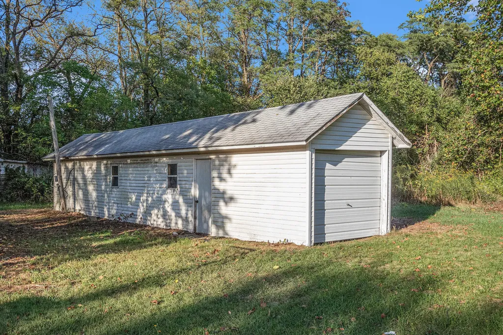1403 Barron Lake Road Howard Township MI 49120