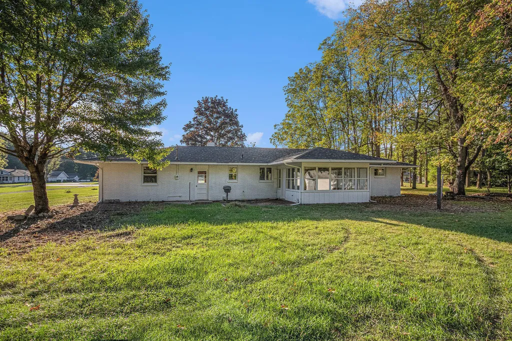 1403 Barron Lake Road Howard Township MI 49120
