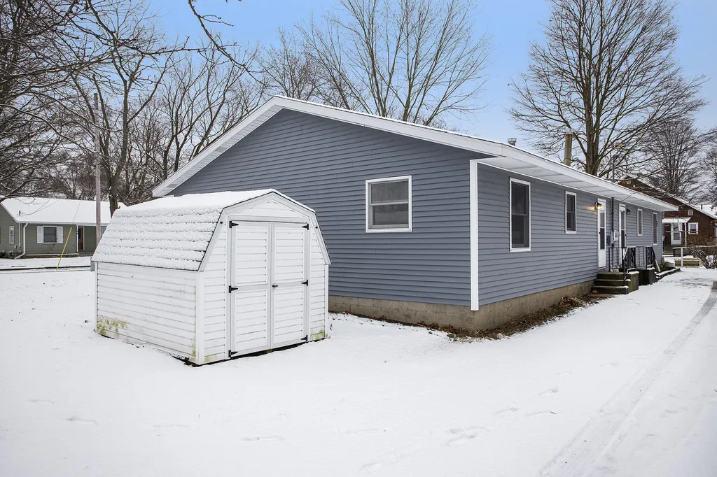 143 Floral Avenue Plainwell City MI 49080