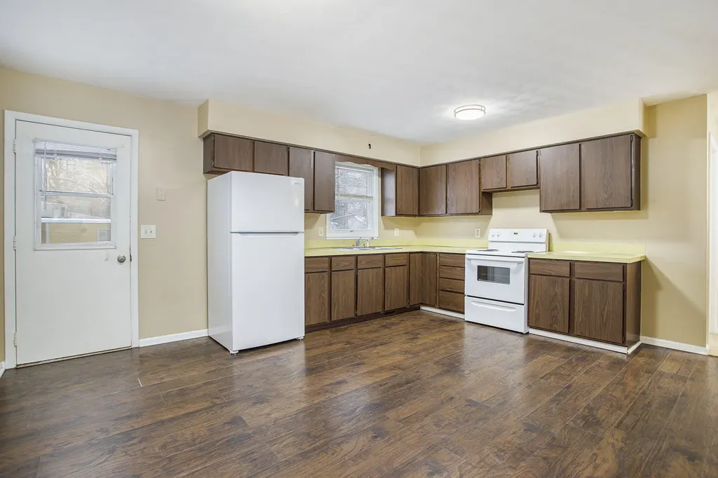 143 Floral Avenue Plainwell City MI 49080