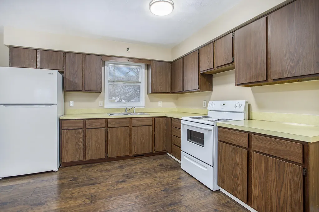 143 Floral Avenue Plainwell City MI 49080
