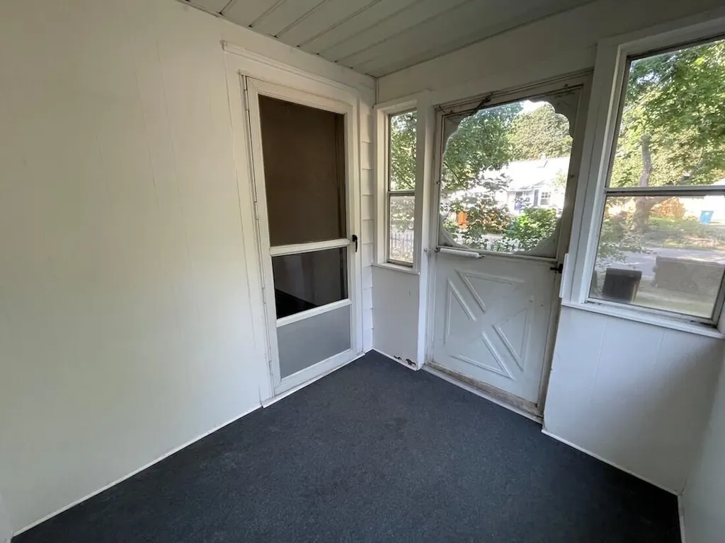 136 N Berkley Street Kalamazoo Charter Township MI 49006