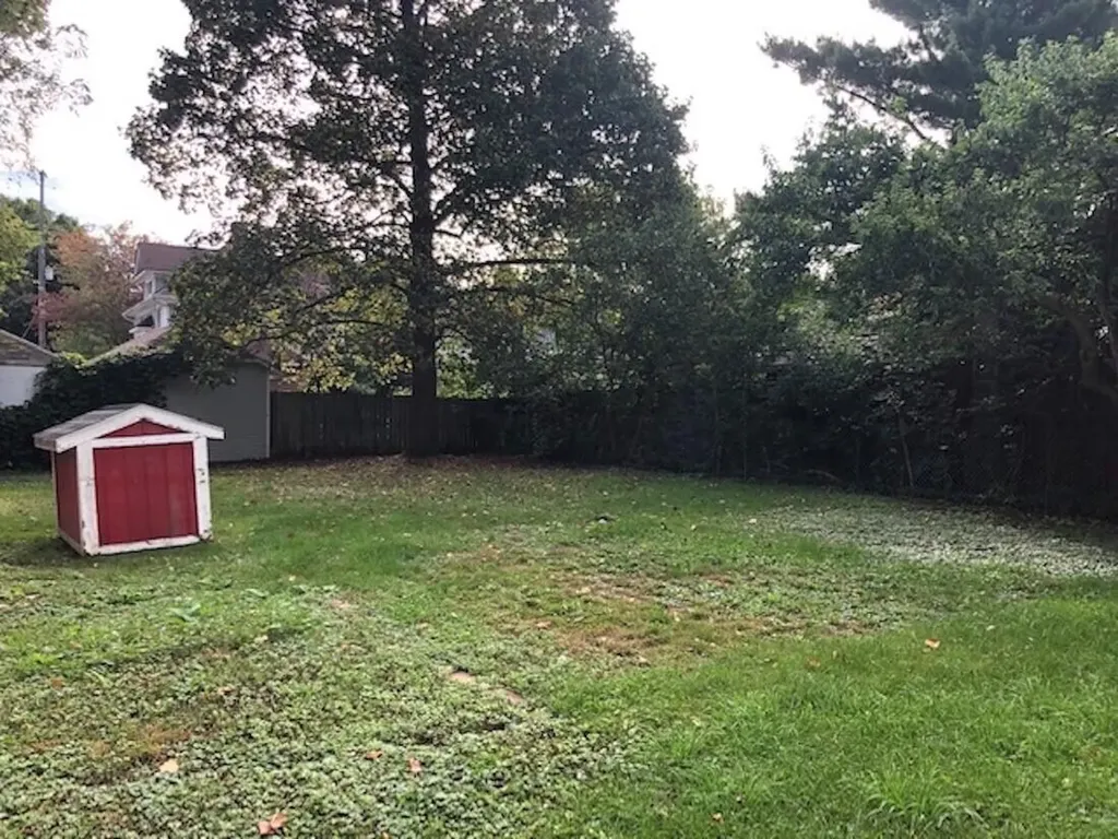 136 N Berkley Street Kalamazoo Charter Township MI 49006