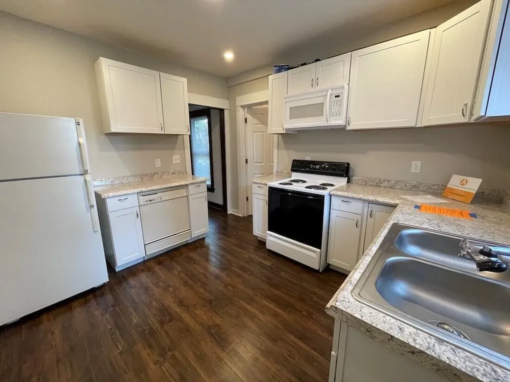 136 N Berkley Street Kalamazoo Charter Township MI 49006
