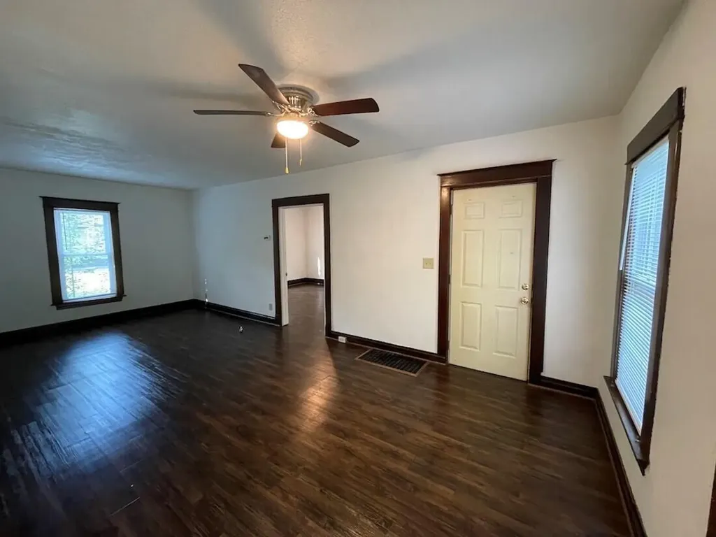 136 N Berkley Street Kalamazoo Charter Township MI 49006