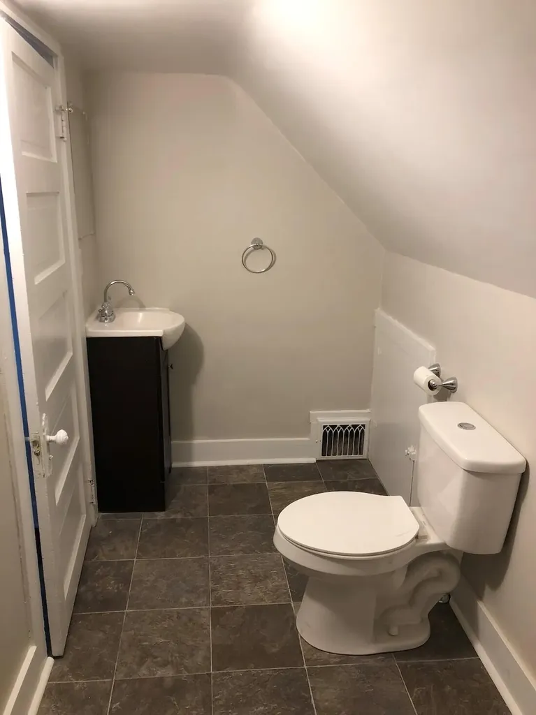 136 N Berkley Street Kalamazoo Charter Township MI 49006