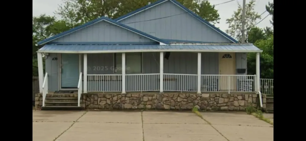 439 W Columbia Avenue Battle Creek City MI 49014