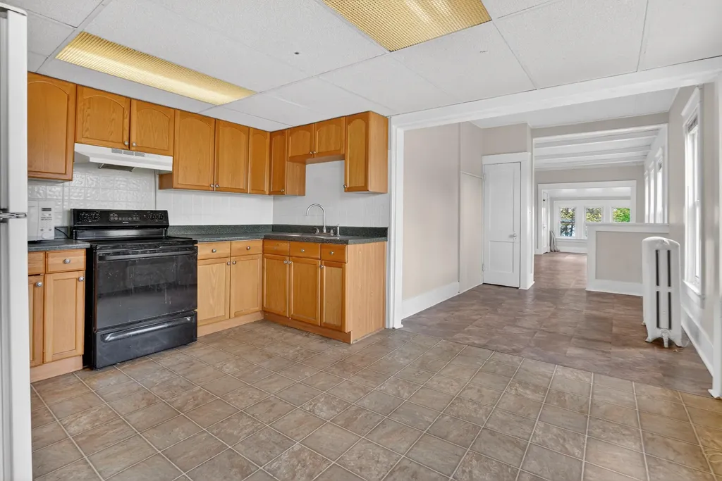 439 W Columbia Avenue Battle Creek City MI 49014