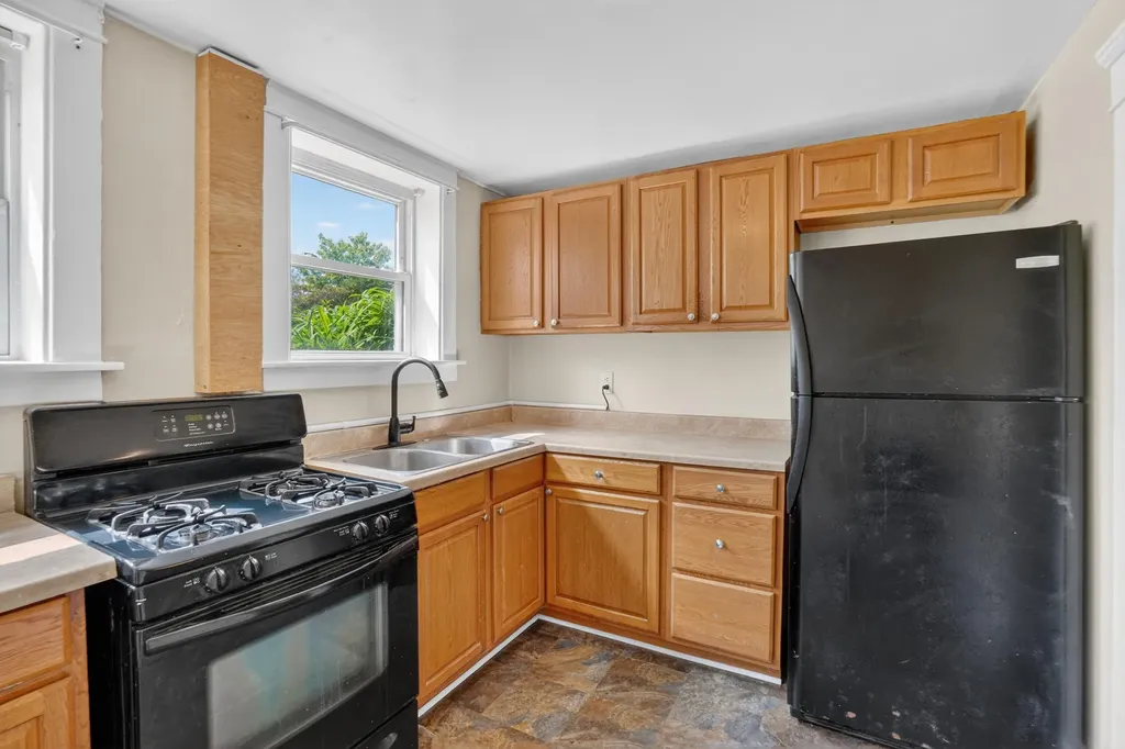 439 W Columbia Avenue Battle Creek City MI 49014