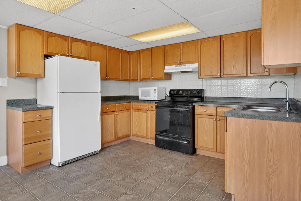 439 W Columbia Avenue Battle Creek City MI 49014