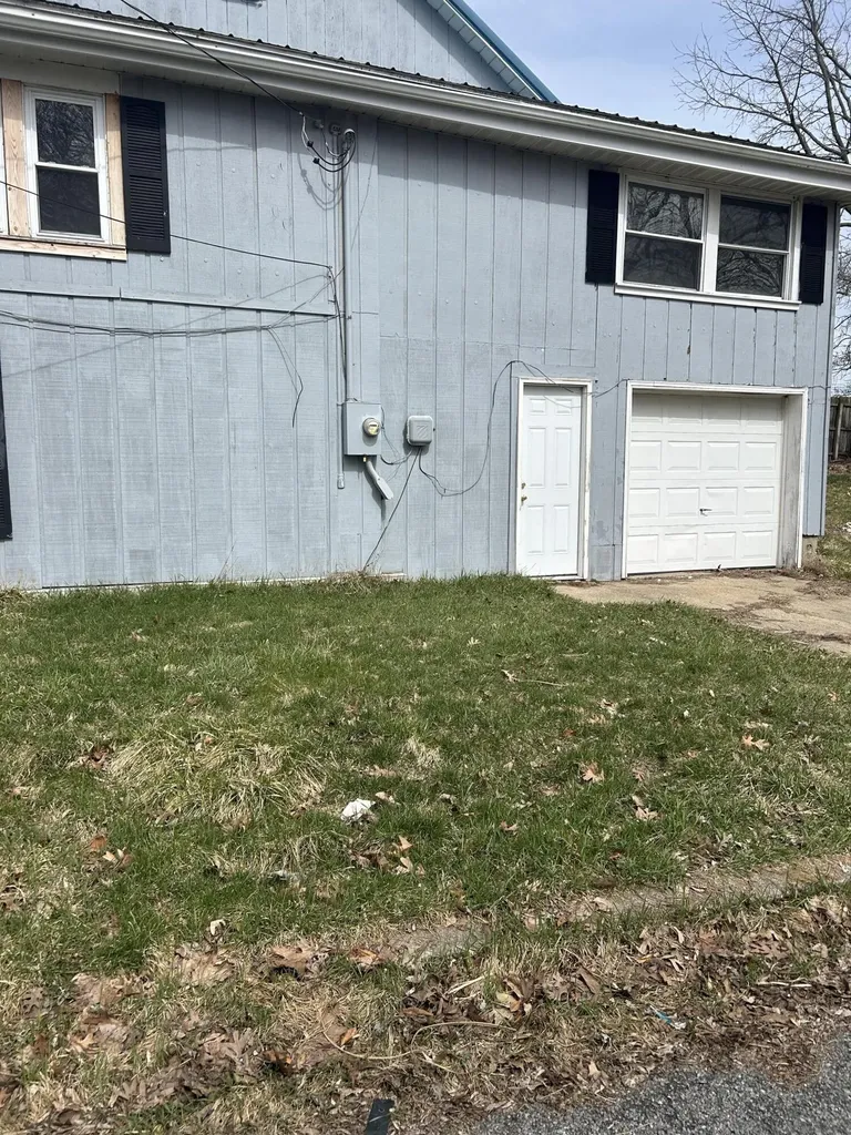 439 W Columbia Avenue Battle Creek City MI 49014