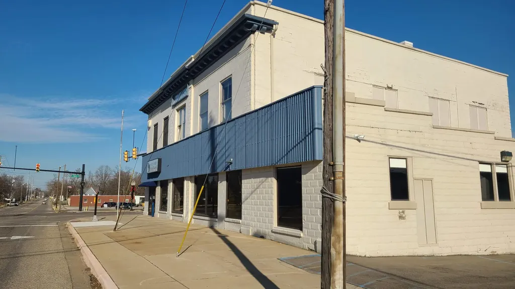 2 E Main Street Hartford City MI 49057