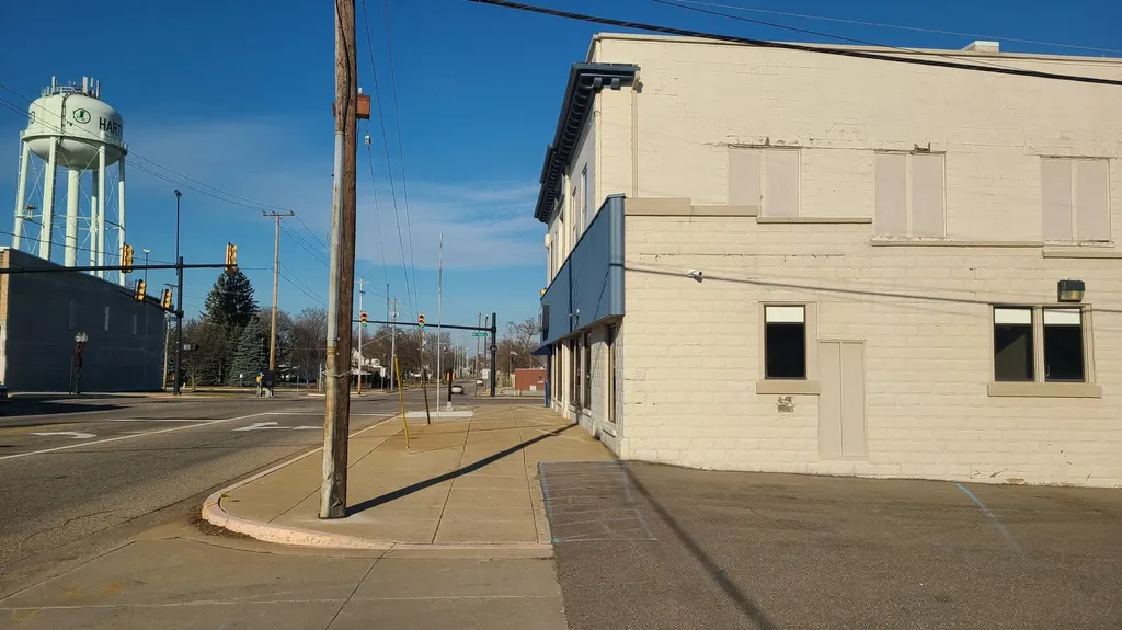 2 E Main Street Hartford City MI 49057
