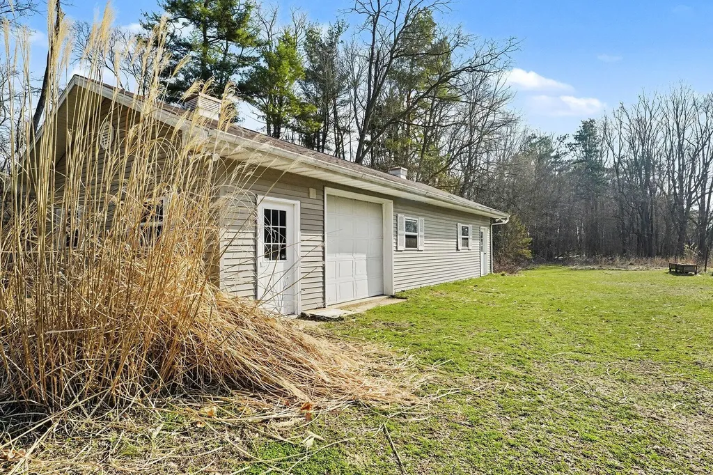 8856 N 42nd Street Ross Township MI 49012