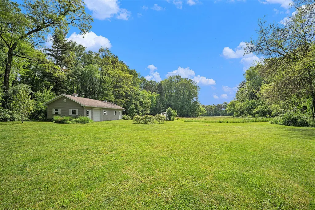 8856 N 42nd Street Ross Township MI 49012