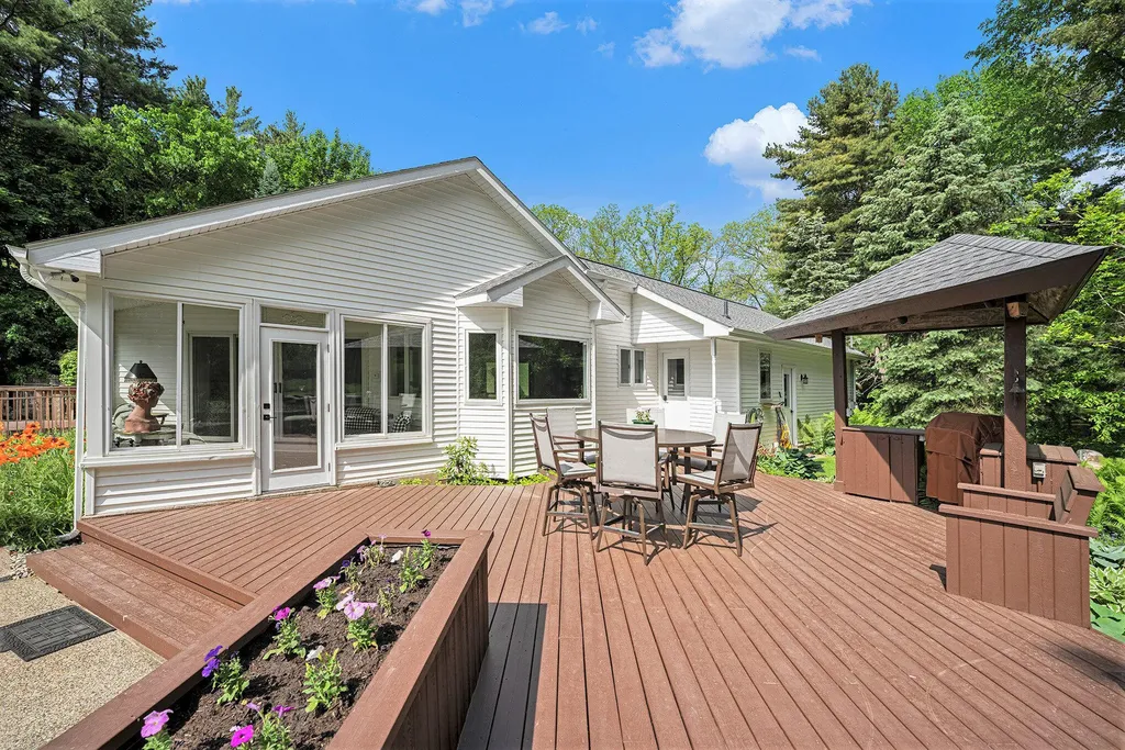 8856 N 42nd Street Ross Township MI 49012
