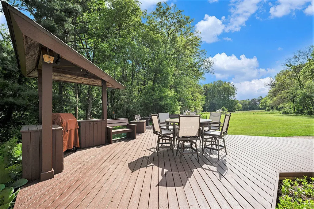 8856 N 42nd Street Ross Township MI 49012