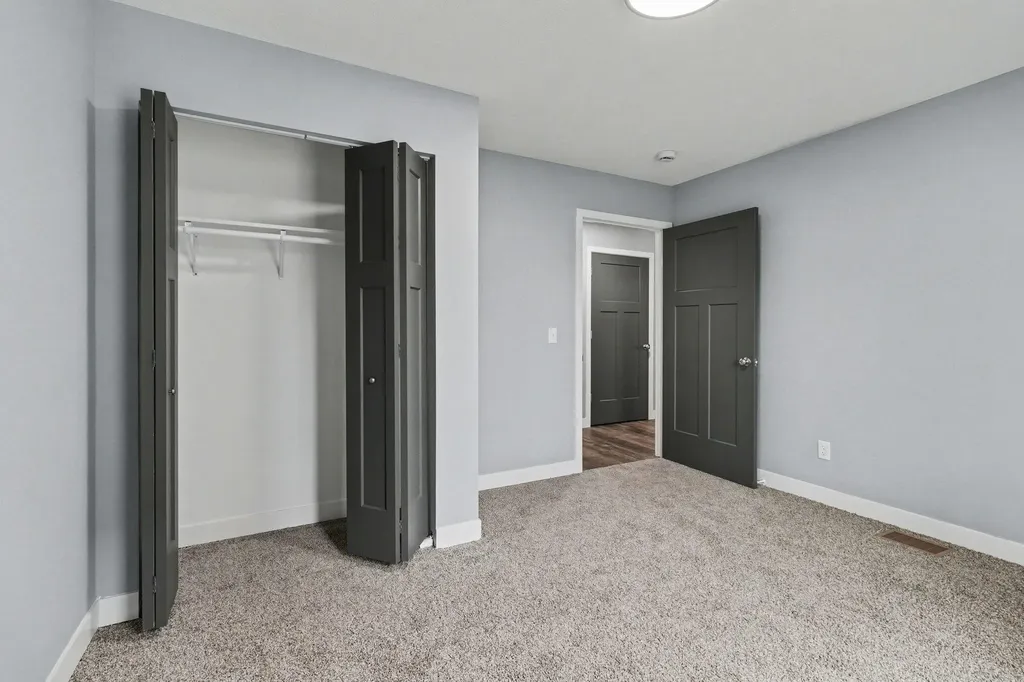 1205 Summit Avenue Kalamazoo City MI 49006