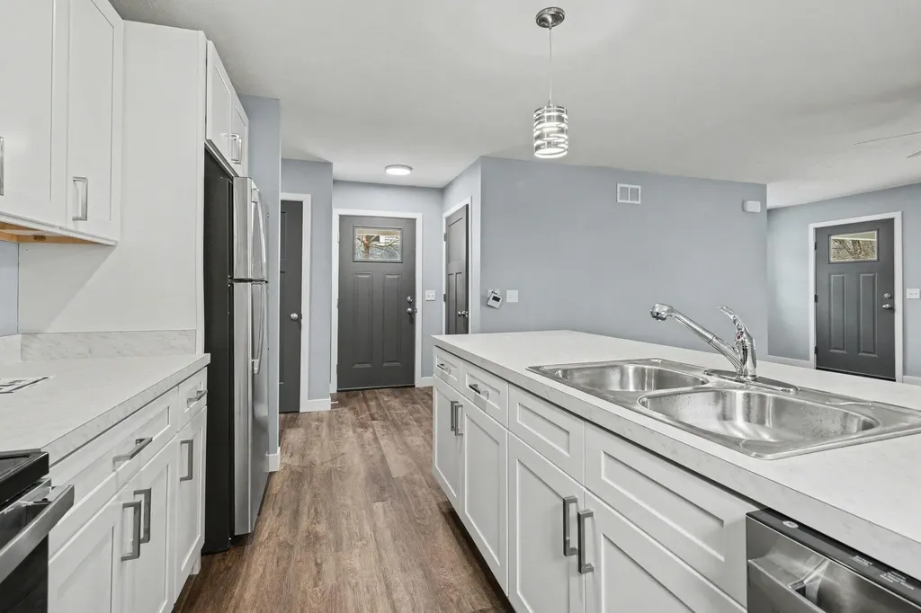1205 Summit Avenue Kalamazoo City MI 49006