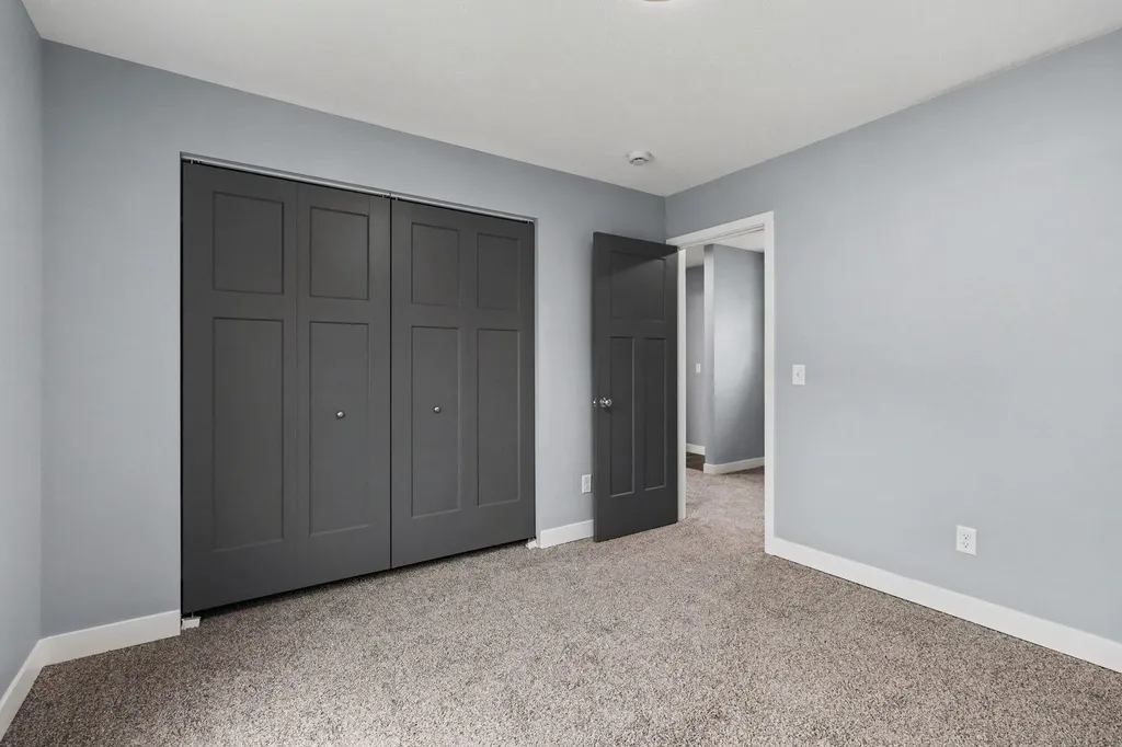 1205 Summit Avenue Kalamazoo City MI 49006