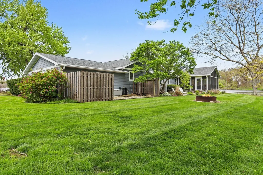12417 Sunset Drive Fabius Township MI 49093