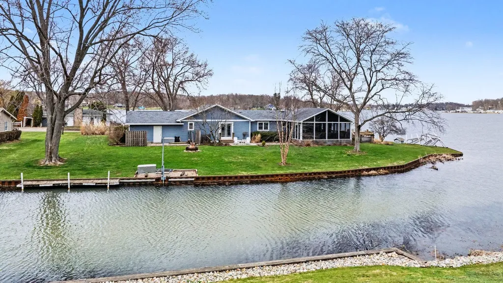 12417 Sunset Drive Fabius Township MI 49093