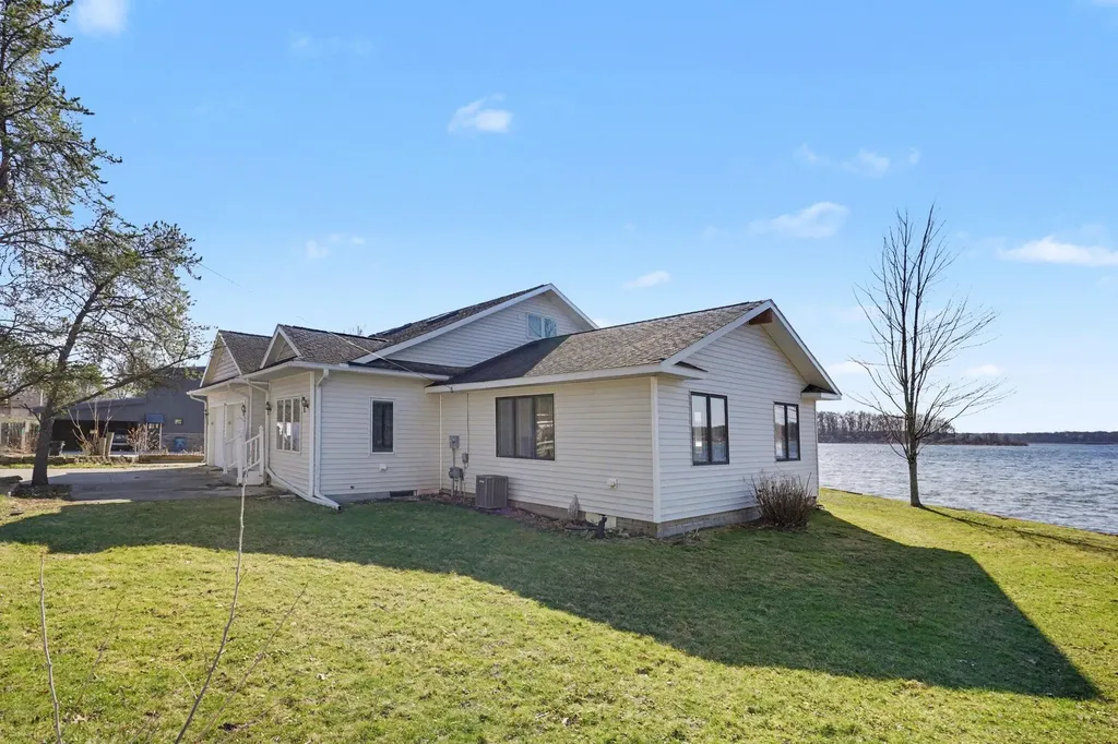 11010 Gourdneck Lake Drive Schoolcraft Village MI 49002