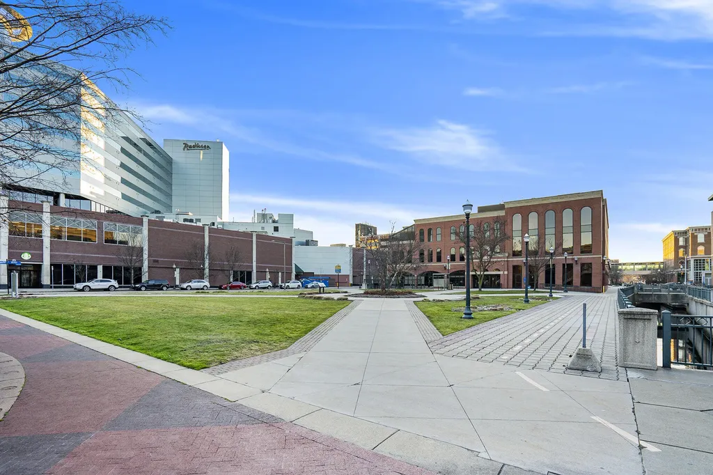222 N Kalamazoo Mall Kalamazoo City MI 49007