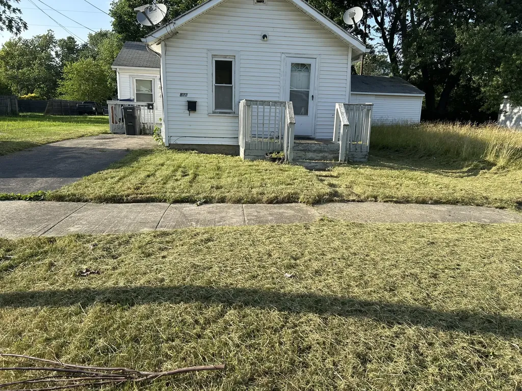 822 Campbell Street Flint City MI 48507
