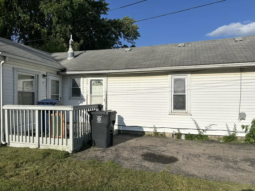 822 Campbell Street Flint City MI 48507