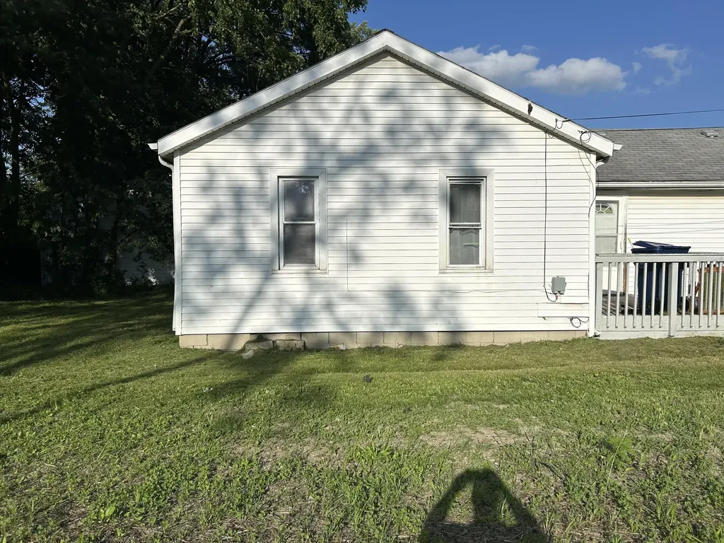 822 Campbell Street Flint City MI 48507