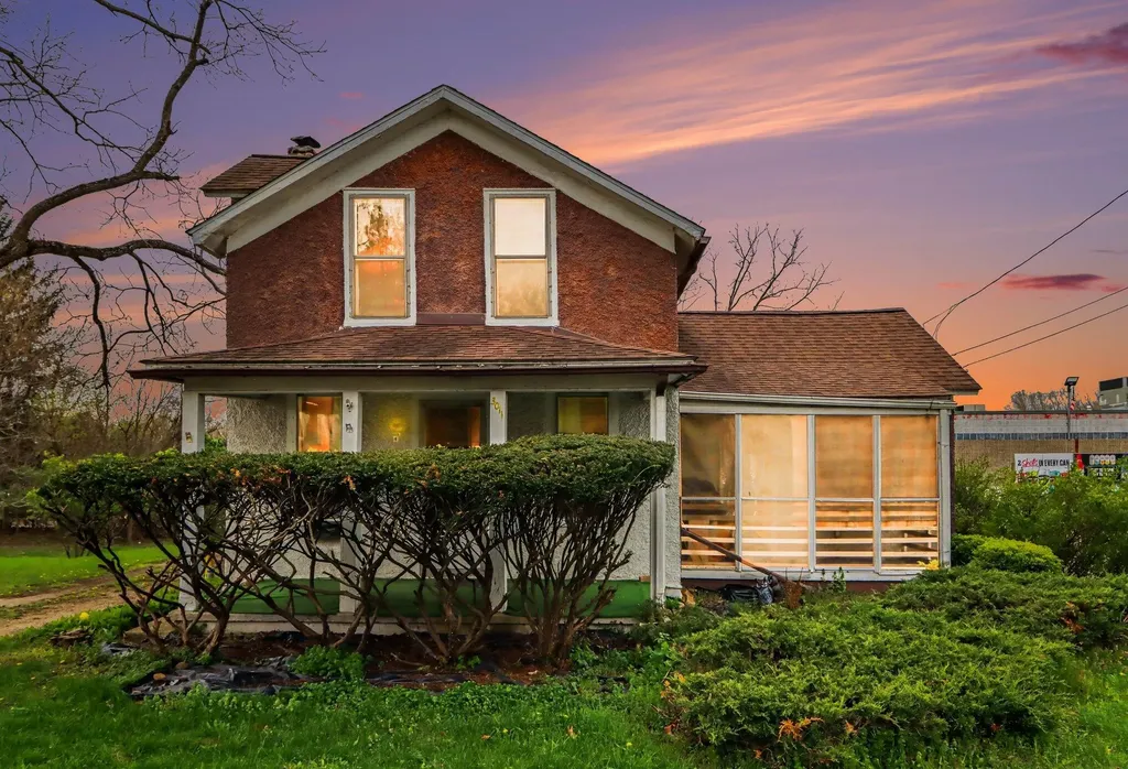 3011 Riverview Drive Kalamazoo Charter Township MI 49004