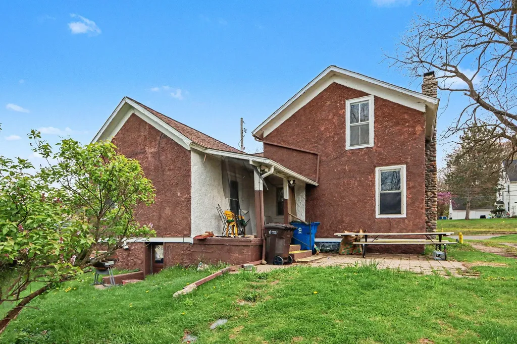 3011 Riverview Drive Kalamazoo Charter Township MI 49004