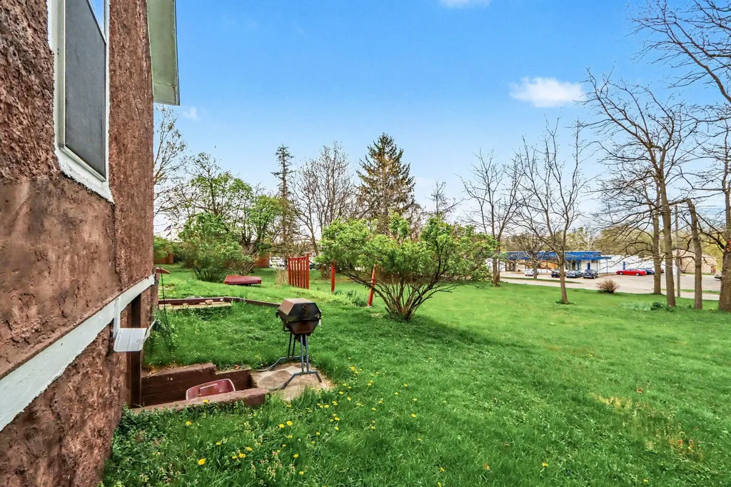 3011 Riverview Drive Kalamazoo Charter Township MI 49004