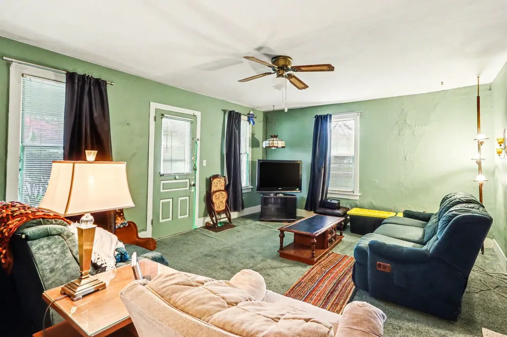 3011 Riverview Drive Kalamazoo Charter Township MI 49004