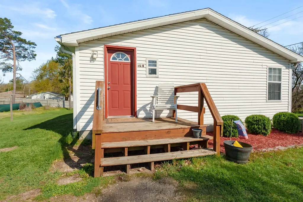104 Seneca Street Decatur Village MI 49045