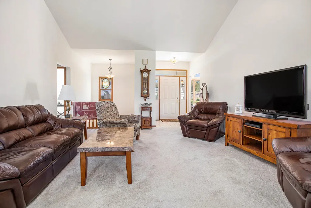 18 W Suttons Ridge Newton Township MI 49014