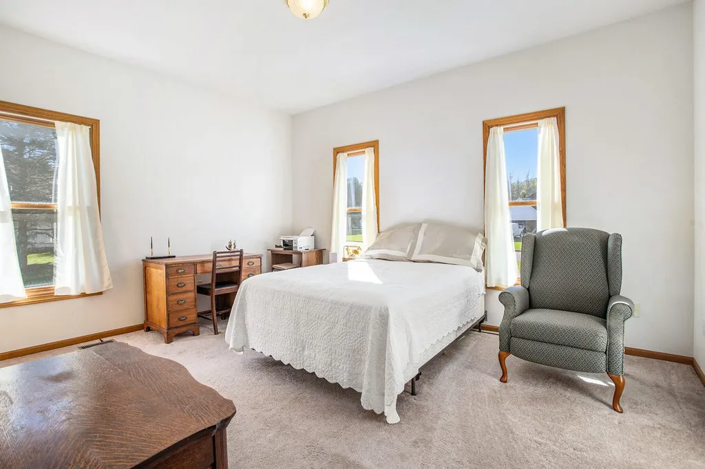 18 W Suttons Ridge Newton Township MI 49014