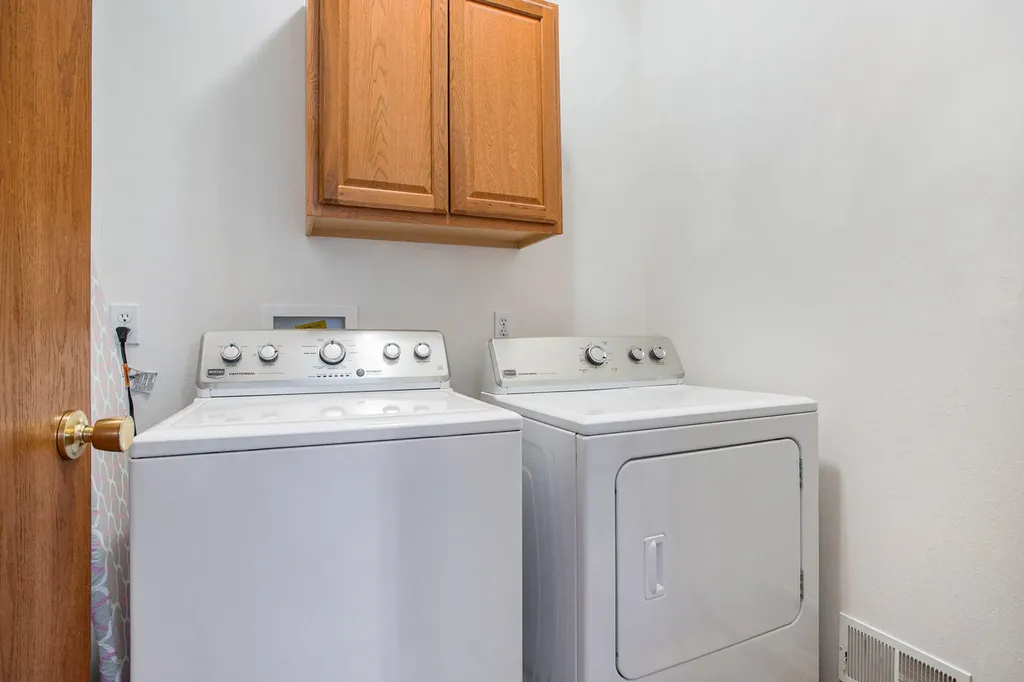 18 W Suttons Ridge Newton Township MI 49014