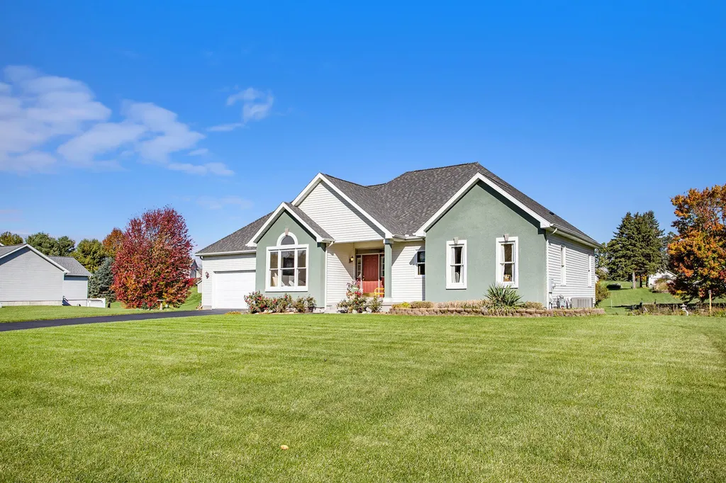 18 W Suttons Ridge Newton Township MI 49014