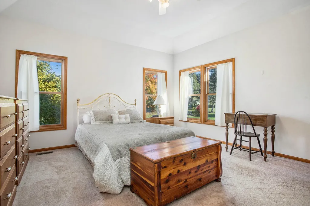 18 W Suttons Ridge Newton Township MI 49014