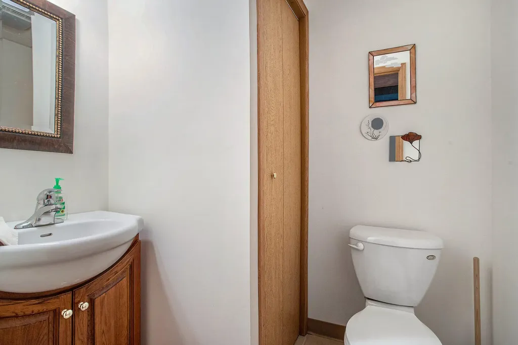 18 W Suttons Ridge Newton Township MI 49014