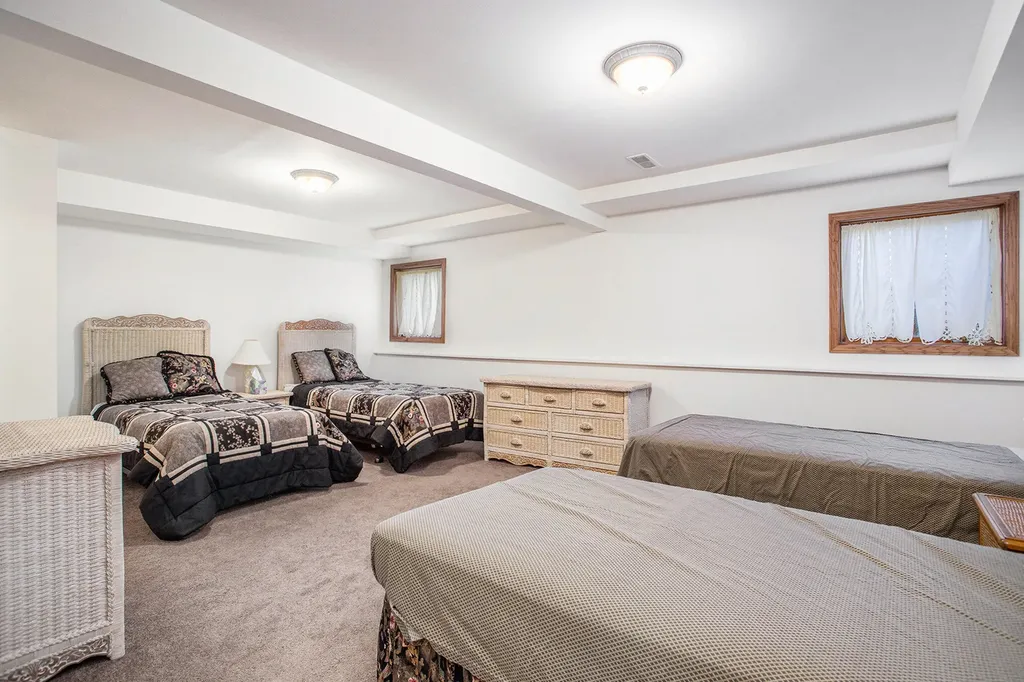 18 W Suttons Ridge Newton Township MI 49014