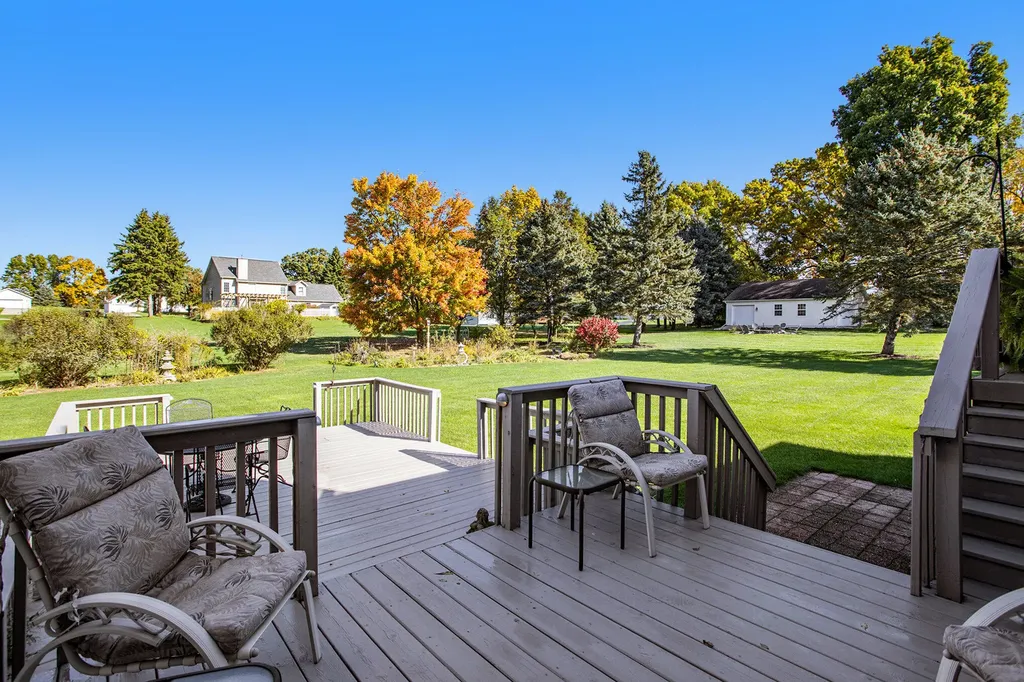 18 W Suttons Ridge Newton Township MI 49014