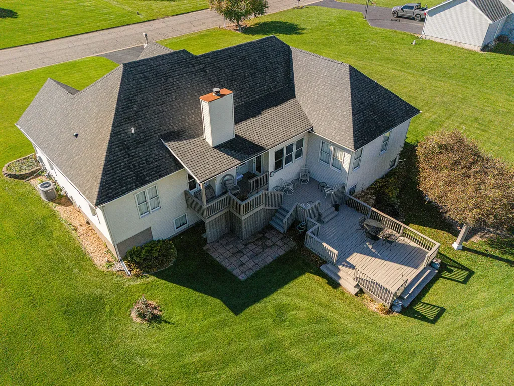 18 W Suttons Ridge Newton Township MI 49014